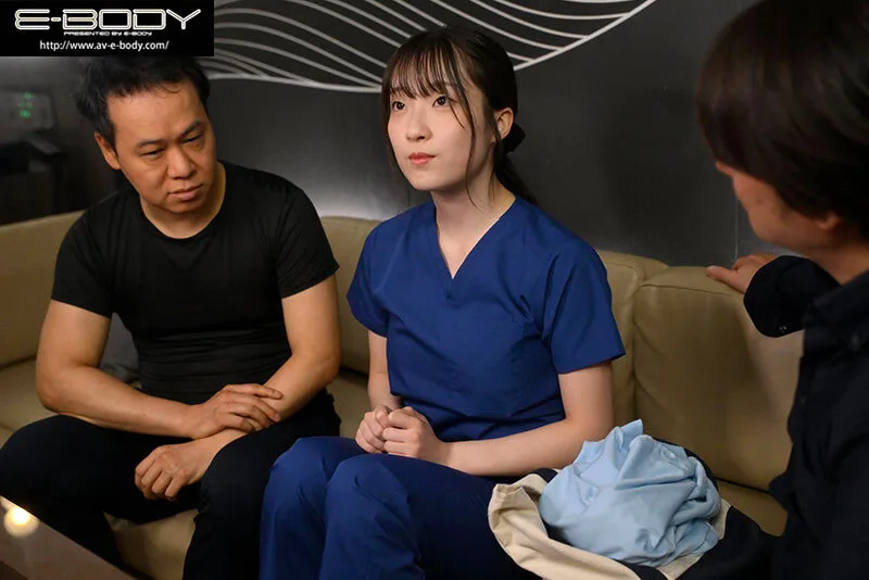 ebwh00317 この少女、身も心も純白。 男が汚したくなる素朴な一重まぶた まっしろな絹肌Fカップ 某大学病院で実習する医学部の規律育ち女子大生 白羽舞菜（22） しらはまいな サンプル6