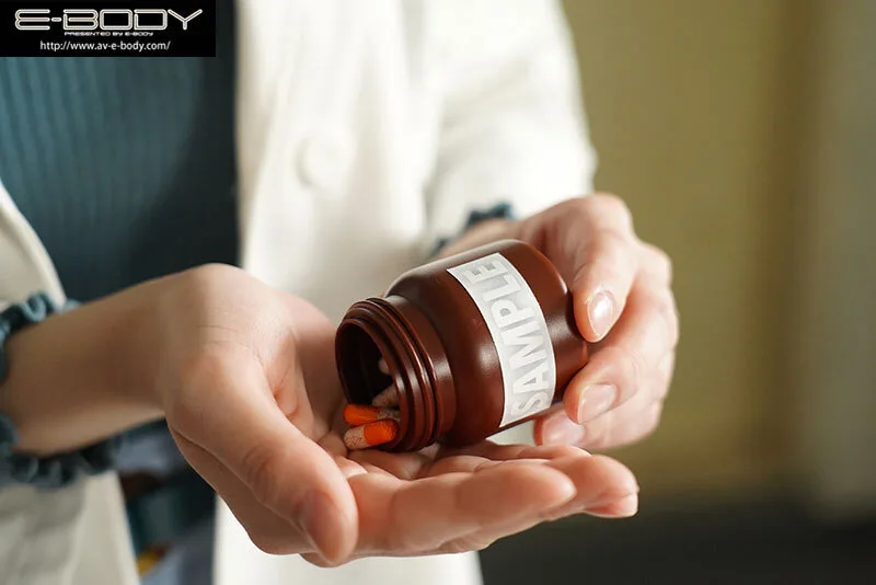 ebwh00319 純白いたいけ巨乳薬学生、新薬研究中にできてしまった老教授のキモチイイおクスリで… 年季入りの古ペニスに染まっちゃった。 白羽舞菜 サンプル3